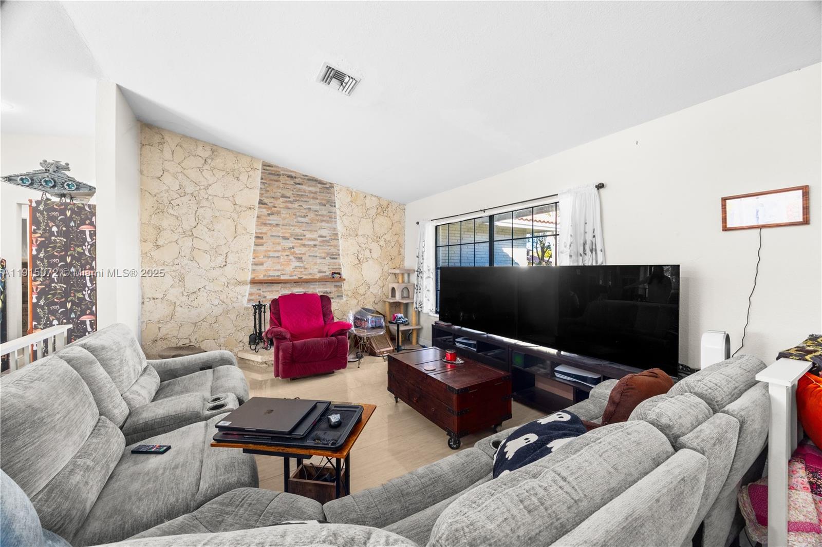 SHADOW WOOD - Residential