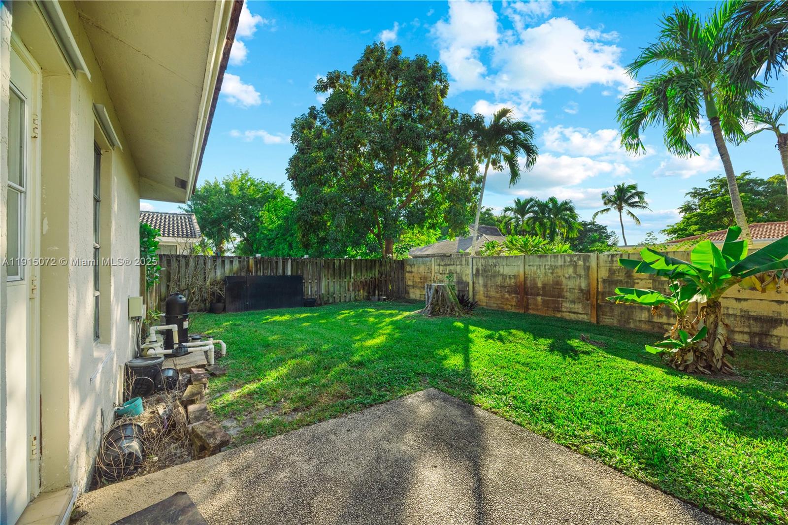 SHADOW WOOD - Residential