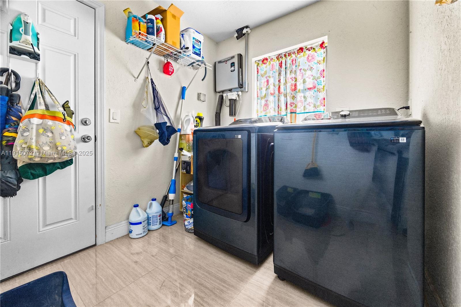 SHADOW WOOD - Residential