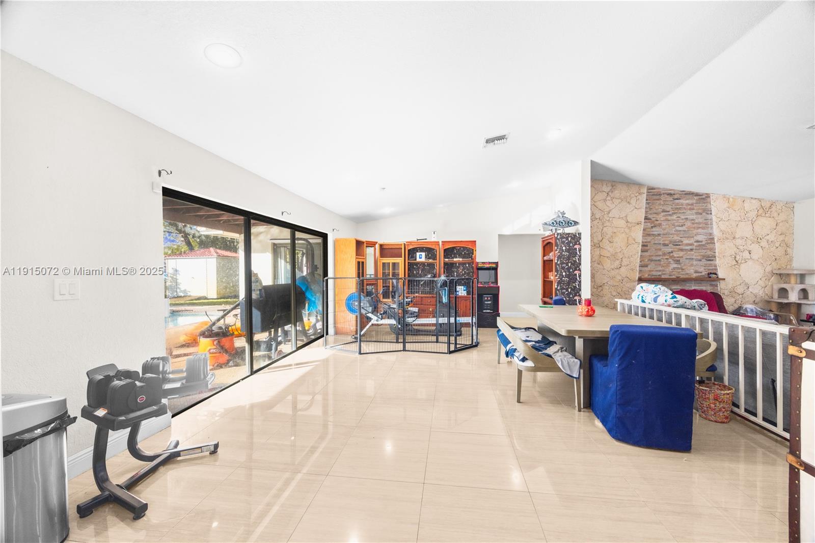 SHADOW WOOD - Residential