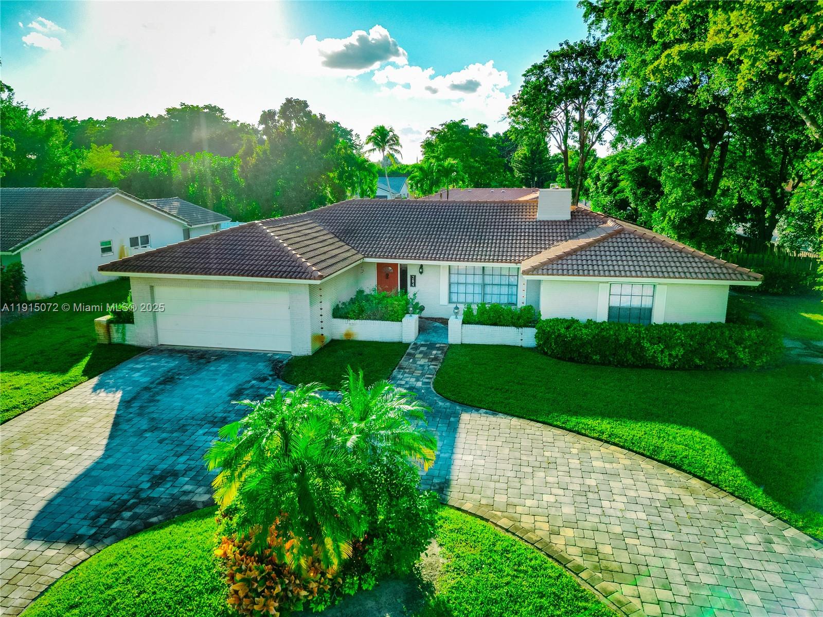 SHADOW WOOD - Residential