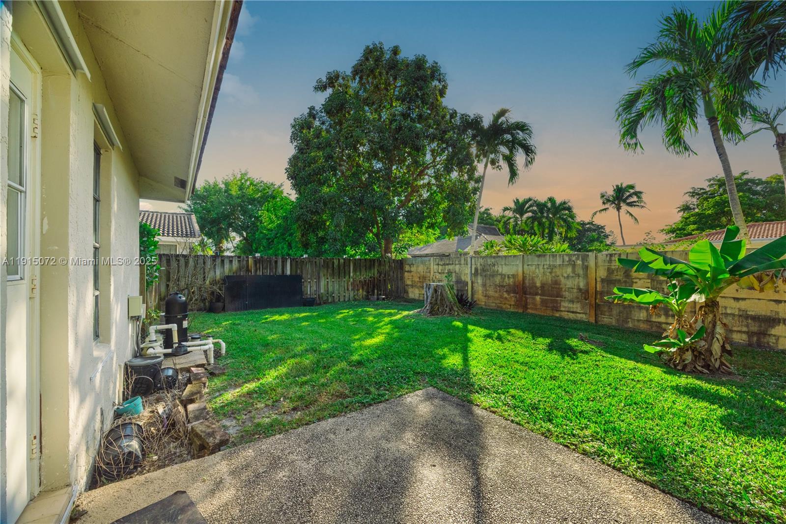 SHADOW WOOD - Residential