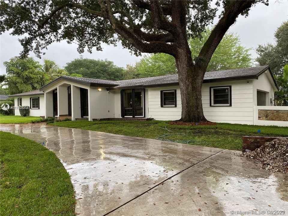 COCHRANE MANOR - Residential Lease