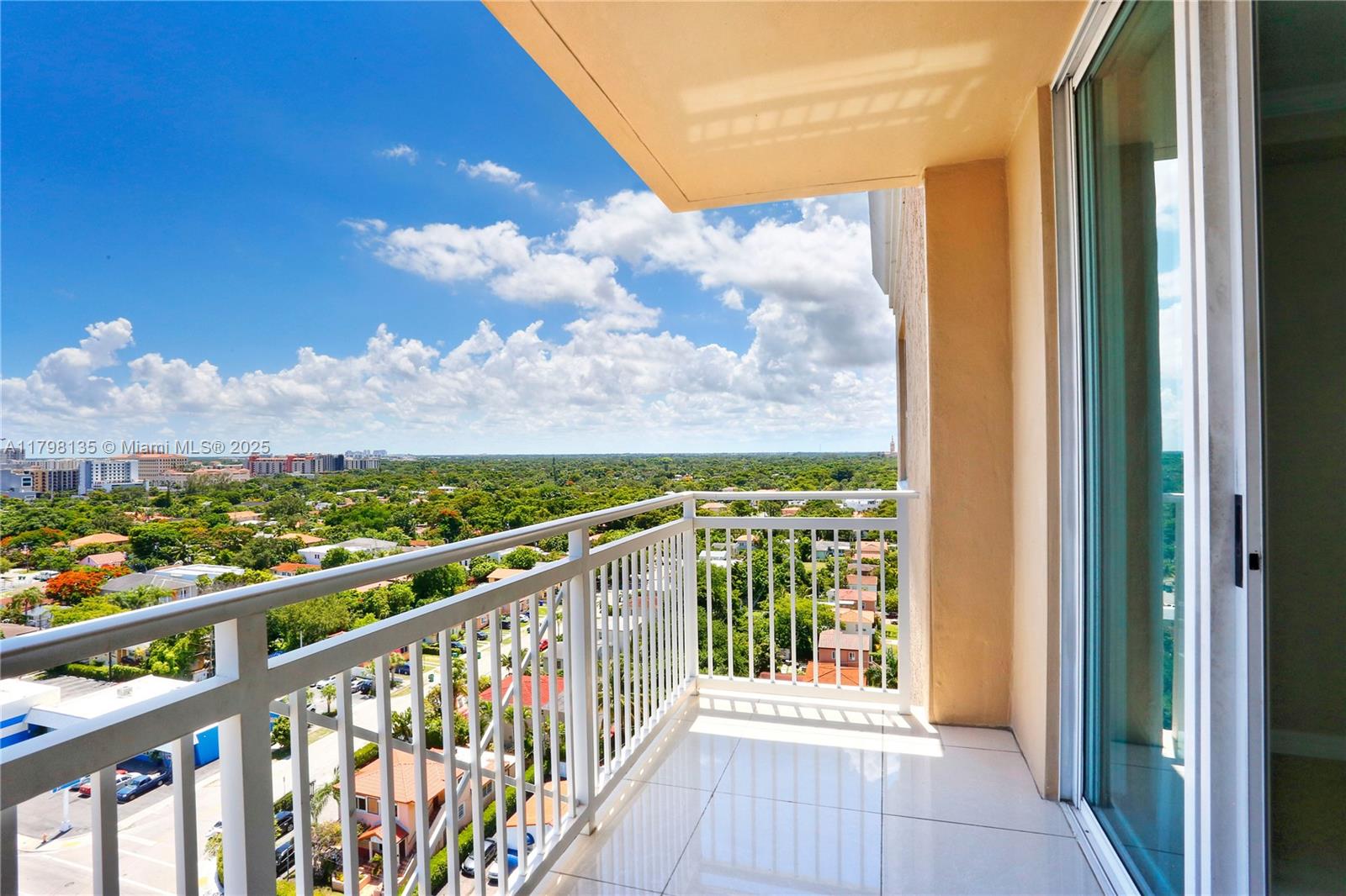 DA VINCI ON DOUGLAS CONDO - Residential