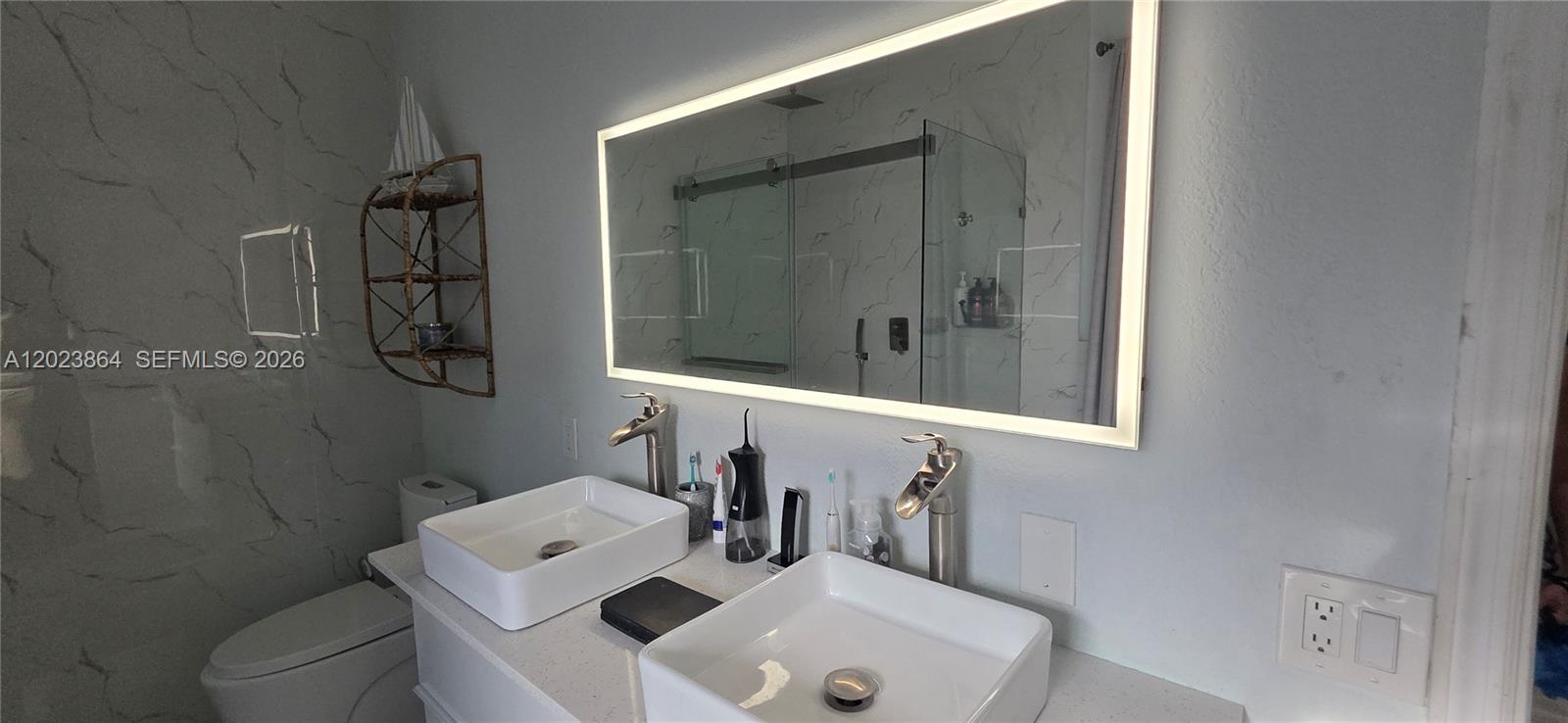 HOLLYWOOD HEIGHTS ESTATES - Residential Lease