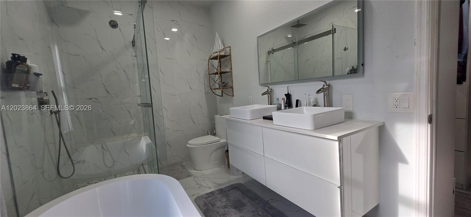 HOLLYWOOD HEIGHTS ESTATES - Residential Lease