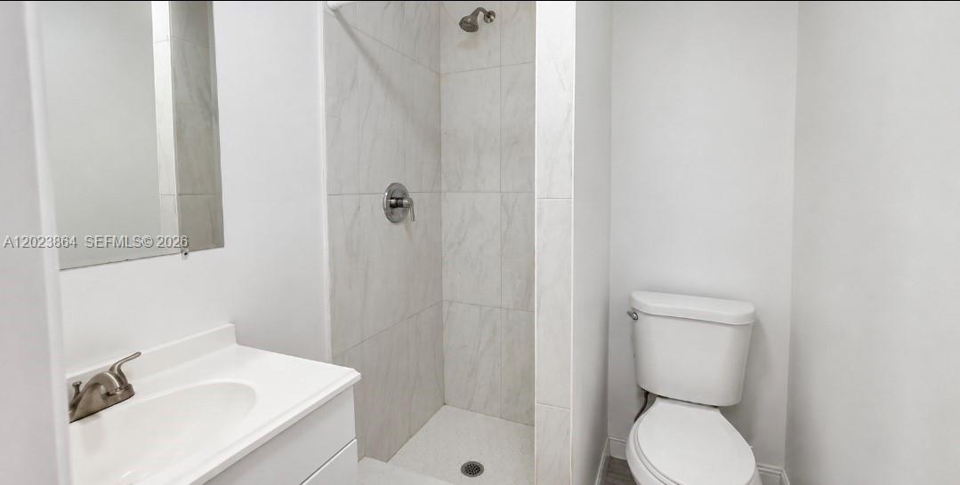 HOLLYWOOD HEIGHTS ESTATES - Residential Lease