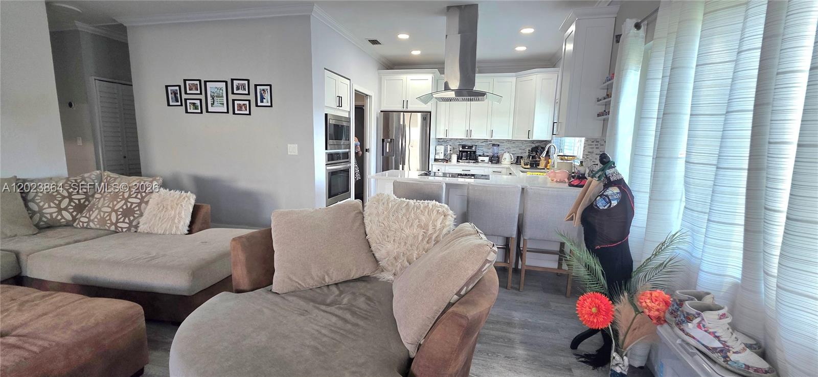 HOLLYWOOD HEIGHTS ESTATES - Residential Lease