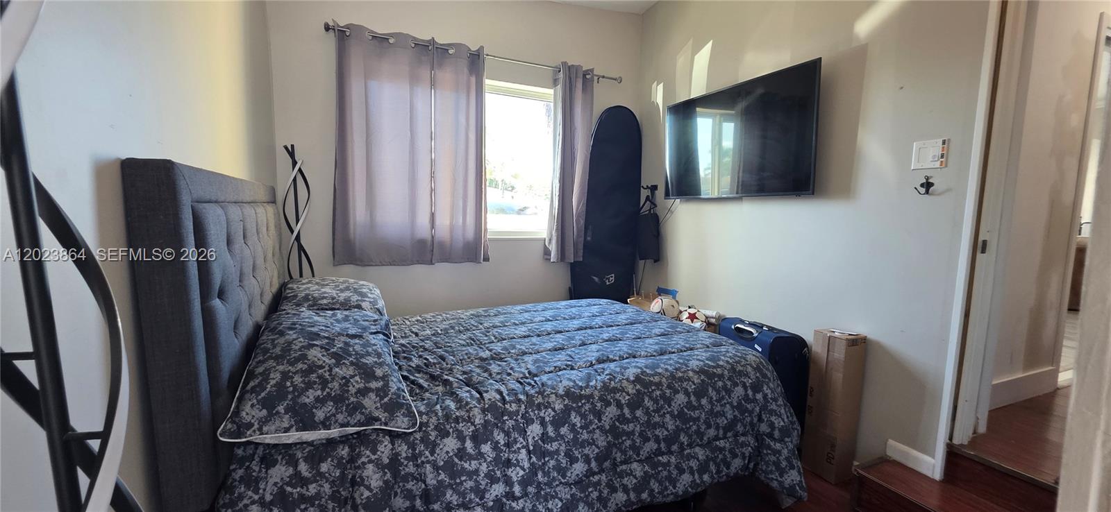 HOLLYWOOD HEIGHTS ESTATES - Residential Lease