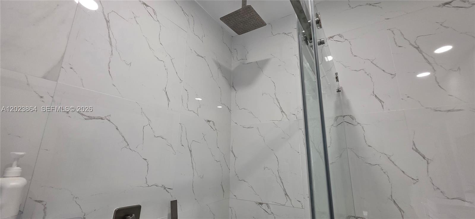 HOLLYWOOD HEIGHTS ESTATES - Residential Lease
