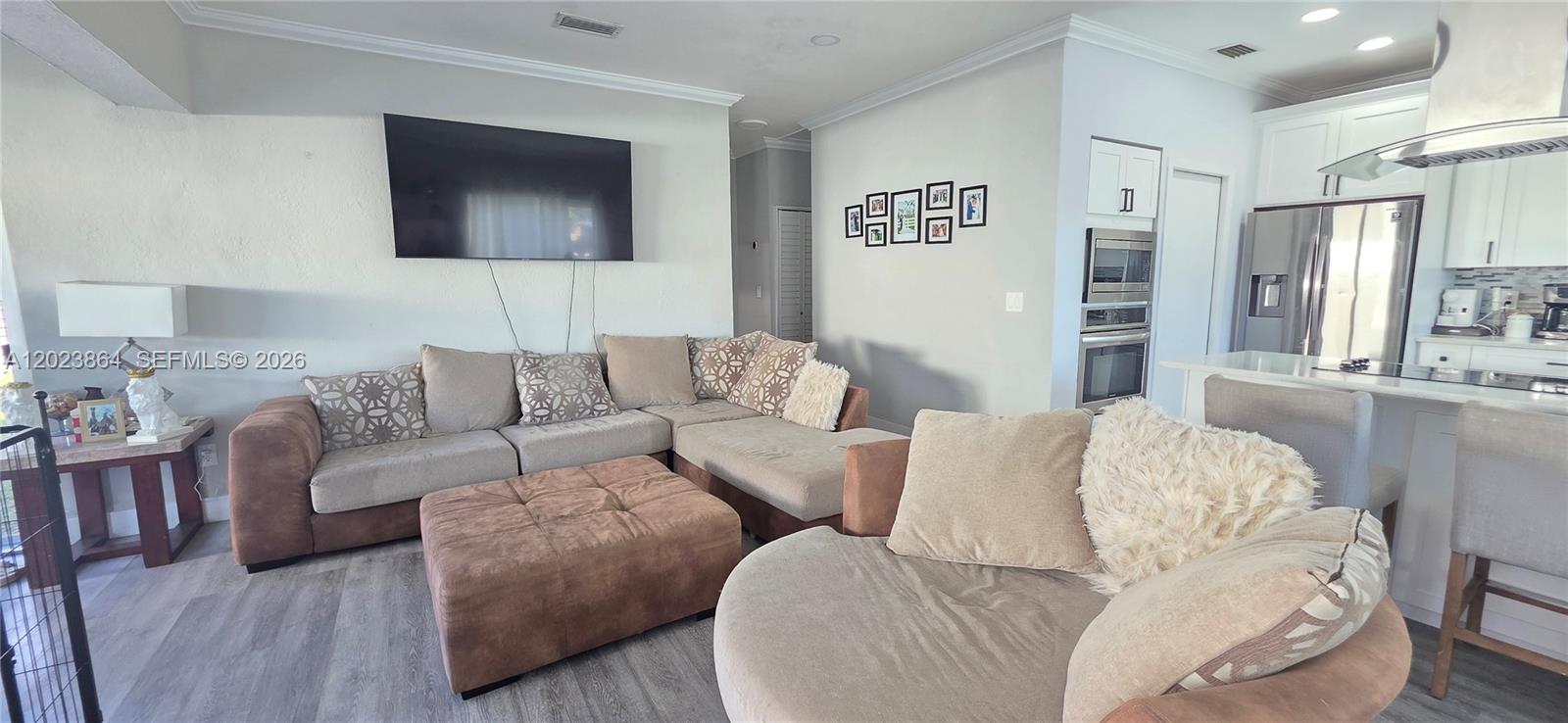 HOLLYWOOD HEIGHTS ESTATES - Residential Lease