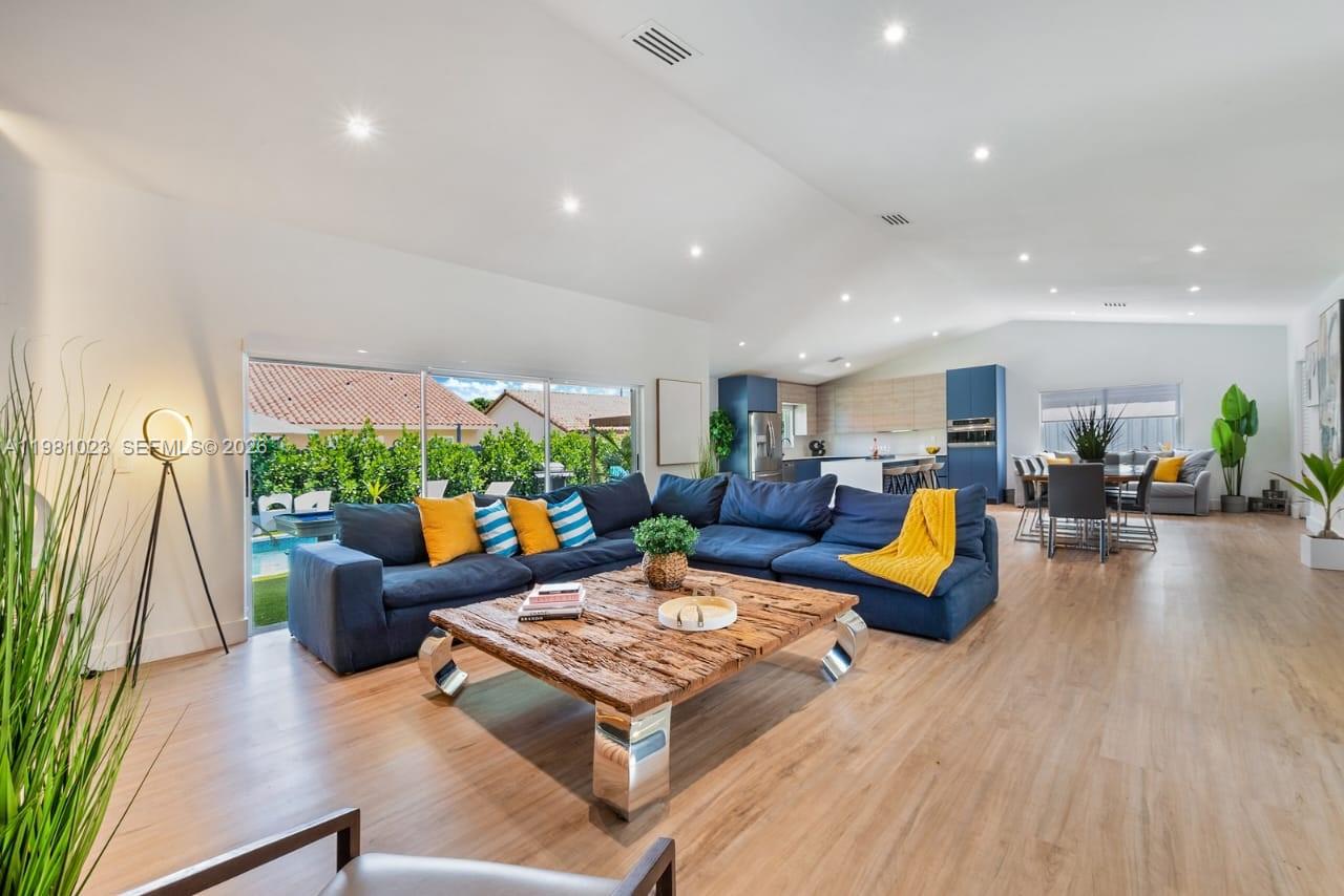 LIMEWOOD GROVE - Residential