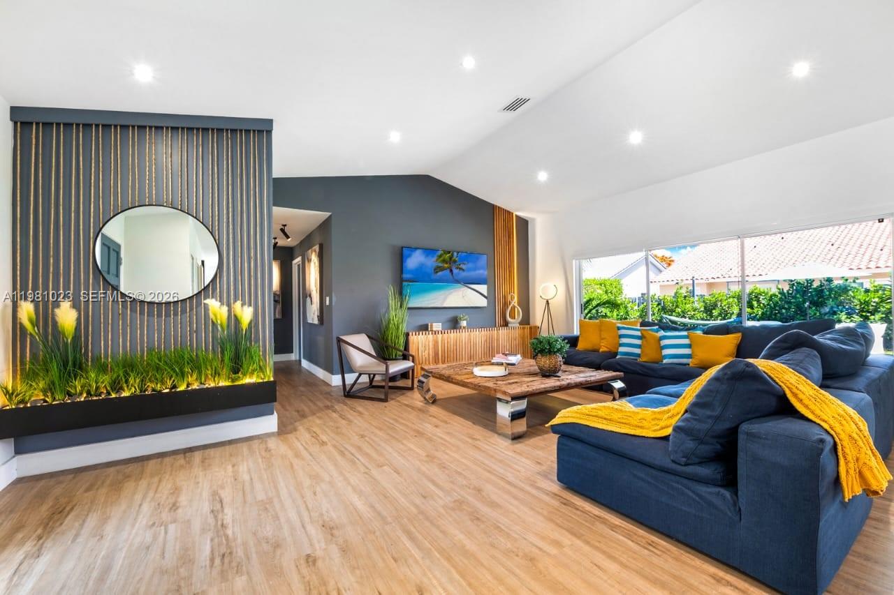 LIMEWOOD GROVE - Residential