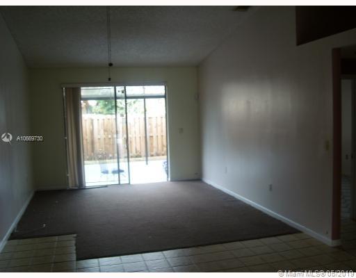 COUNTRY LAKE MANORS TOWNH - Residential Lease