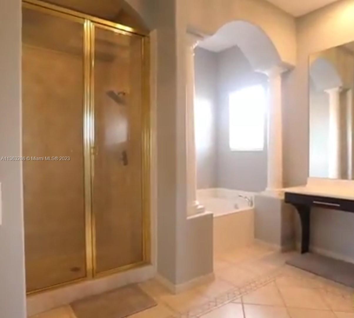 SUNSET LAKES PLAT ONE - Residential Lease