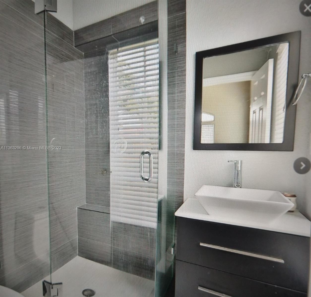 SUNSET LAKES PLAT ONE - Residential Lease