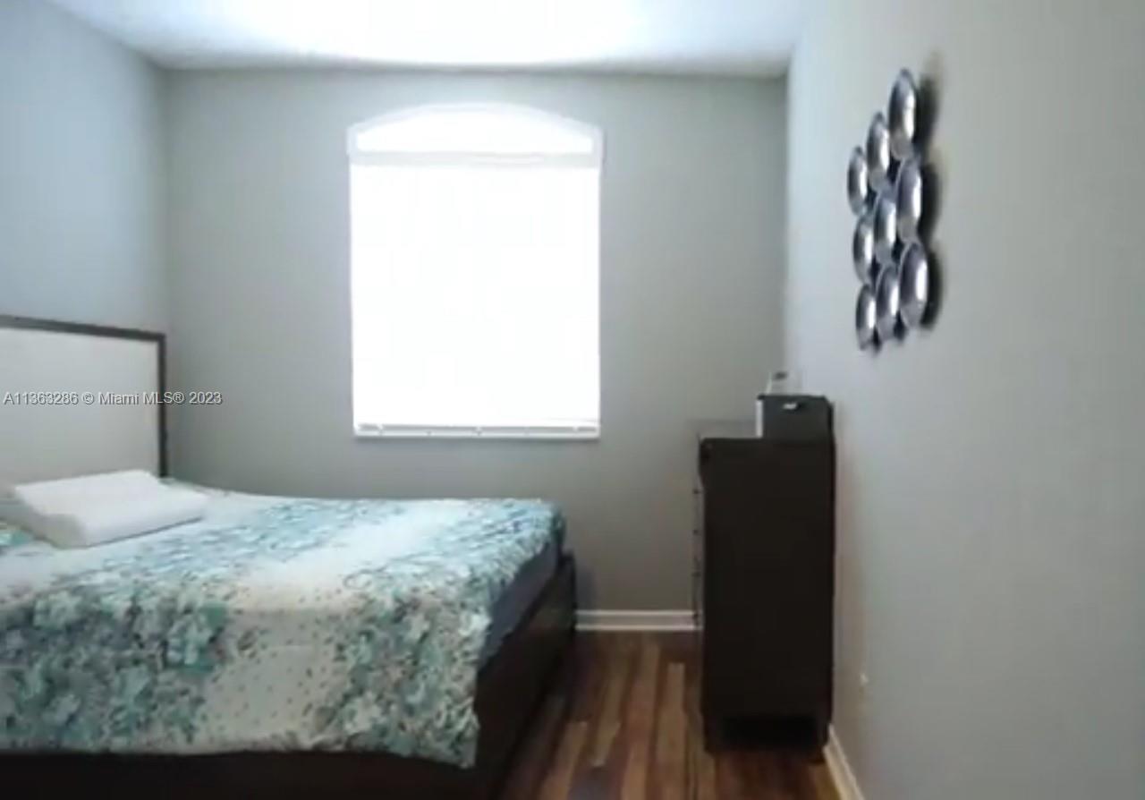 SUNSET LAKES PLAT ONE - Residential Lease