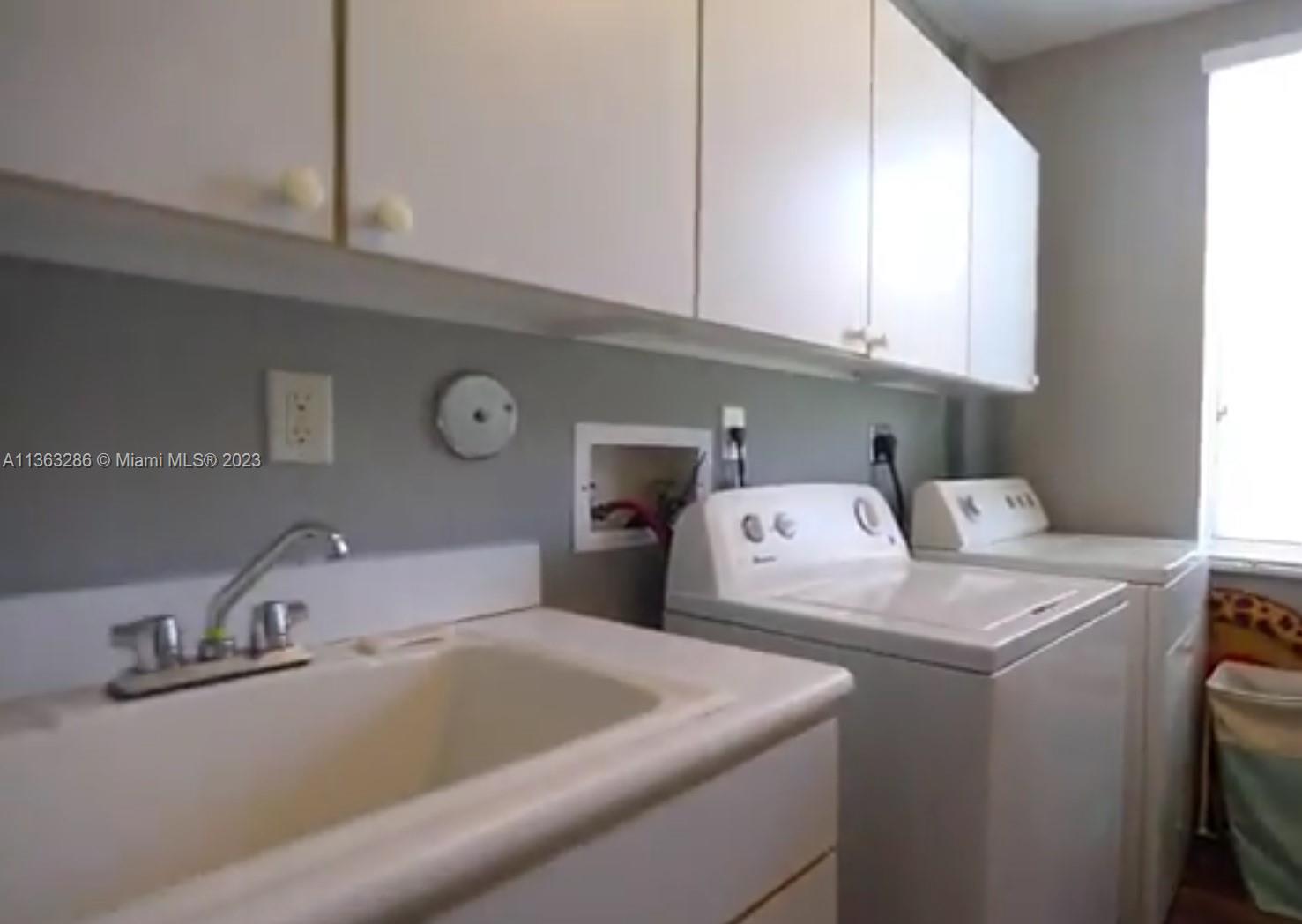 SUNSET LAKES PLAT ONE - Residential Lease