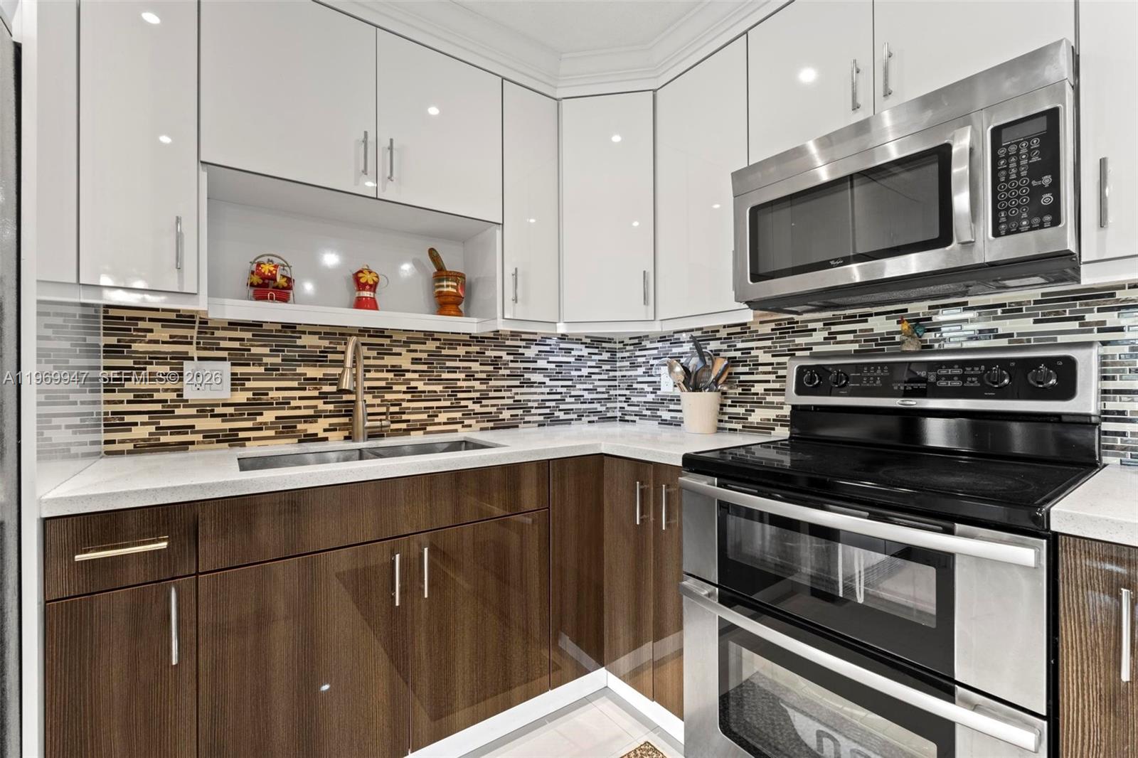 VILLAGE AT BLUE LAKE COND - Residential