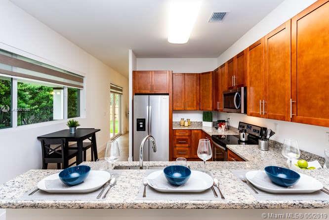 JACQUELINE GARDENS - Residential