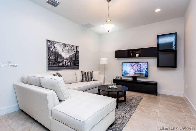 JACQUELINE GARDENS - Residential