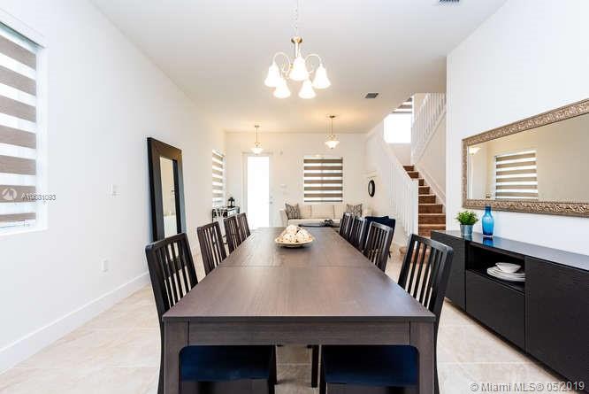 JACQUELINE GARDENS - Residential