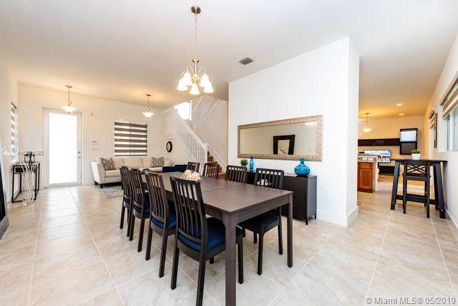 JACQUELINE GARDENS - Residential