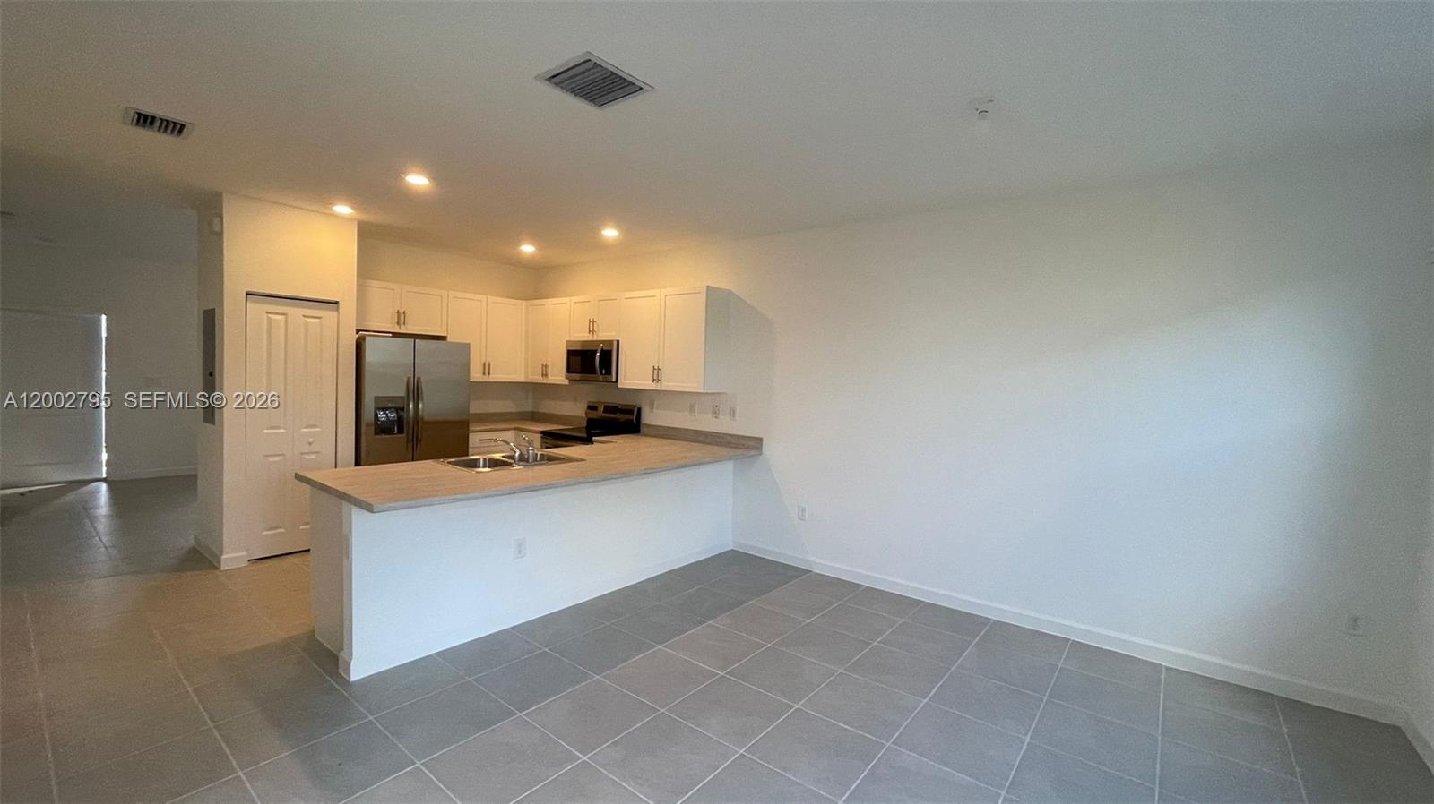 KEYS GATE RESIDENTIAL - Residential Lease