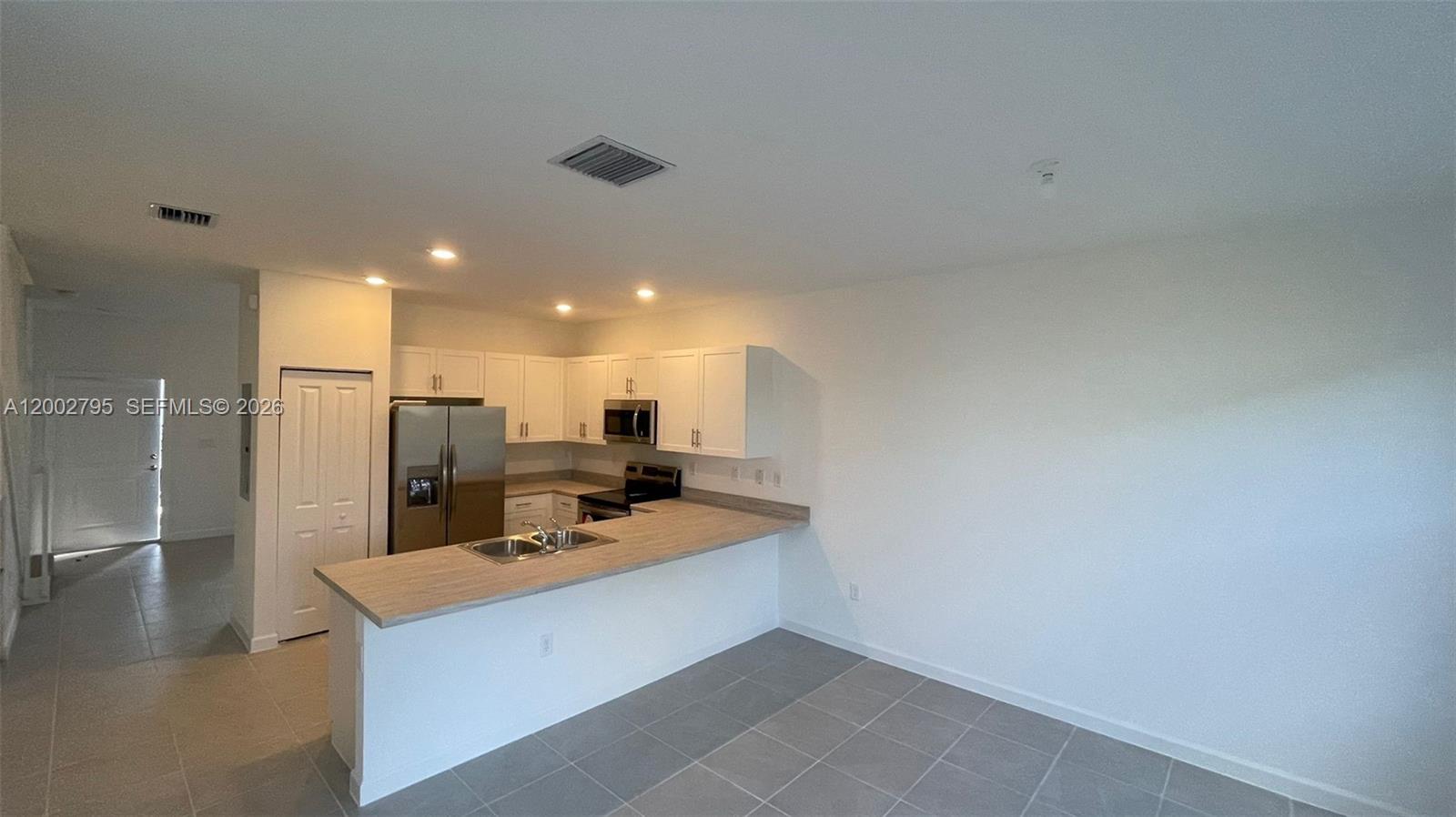 KEYS GATE RESIDENTIAL - Residential Lease