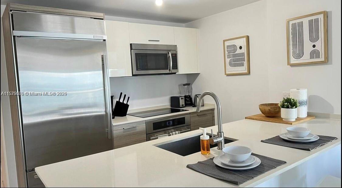 BRICKELL HOUSE - Residential