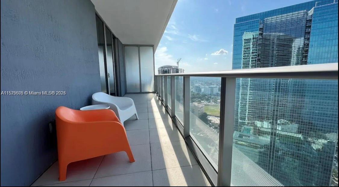 BRICKELL HOUSE - Residential