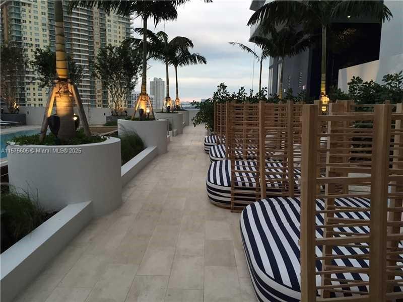 BRICKELL HOUSE - Residential