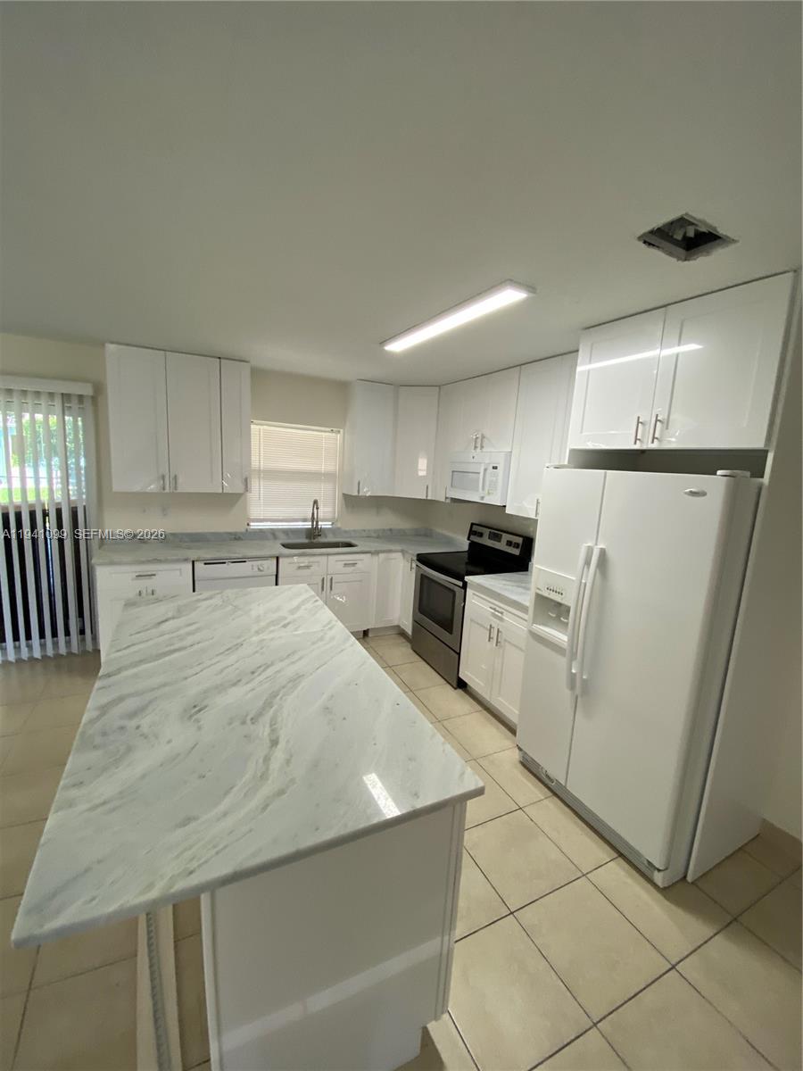 KIMBERLY VILLAGE SEC 1 RE - Residential Lease