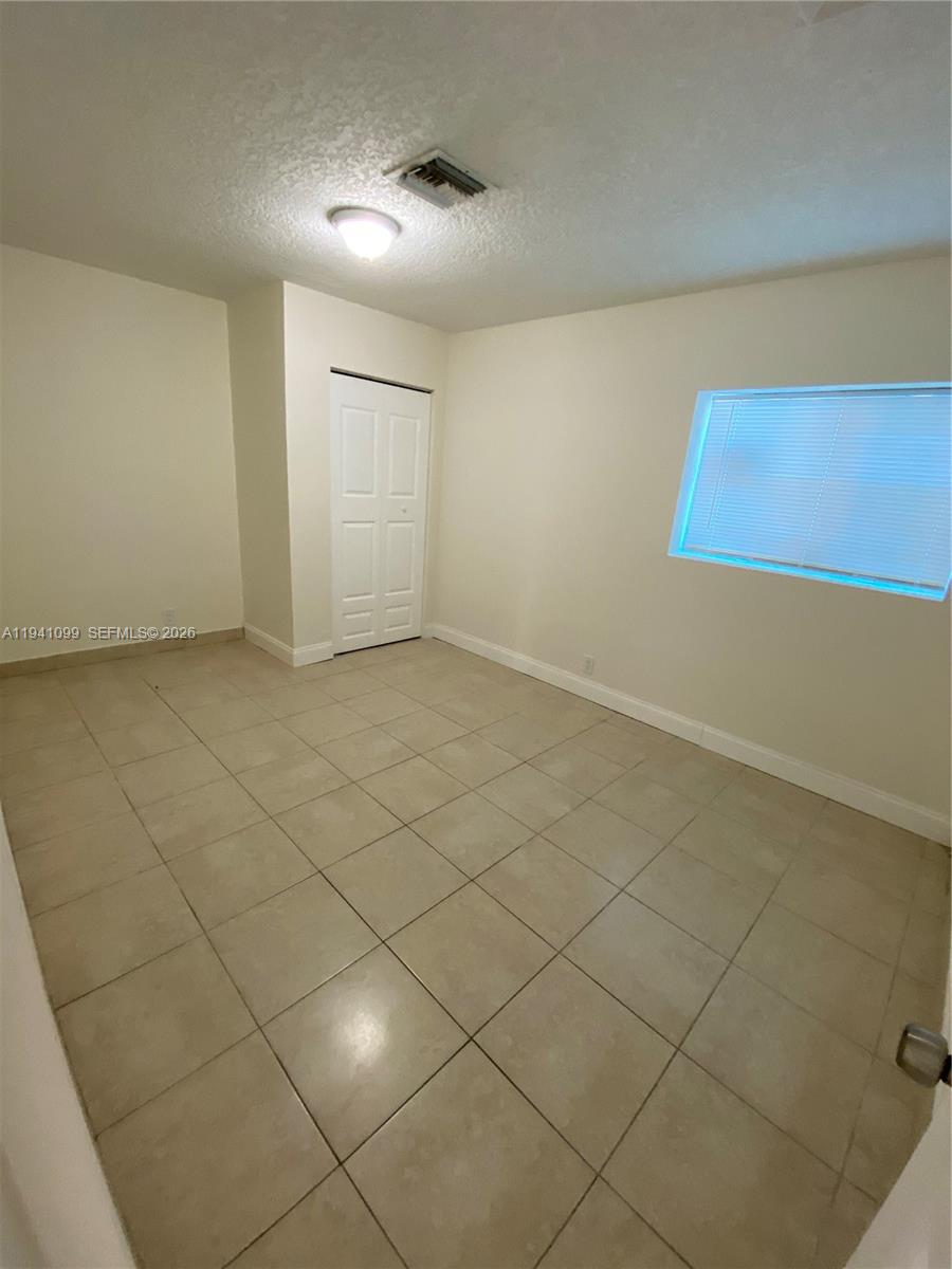 KIMBERLY VILLAGE SEC 1 RE - Residential Lease