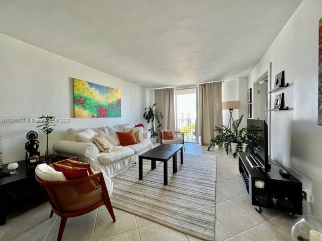 LONGWOOD TOWERS CONDO - Residential Lease