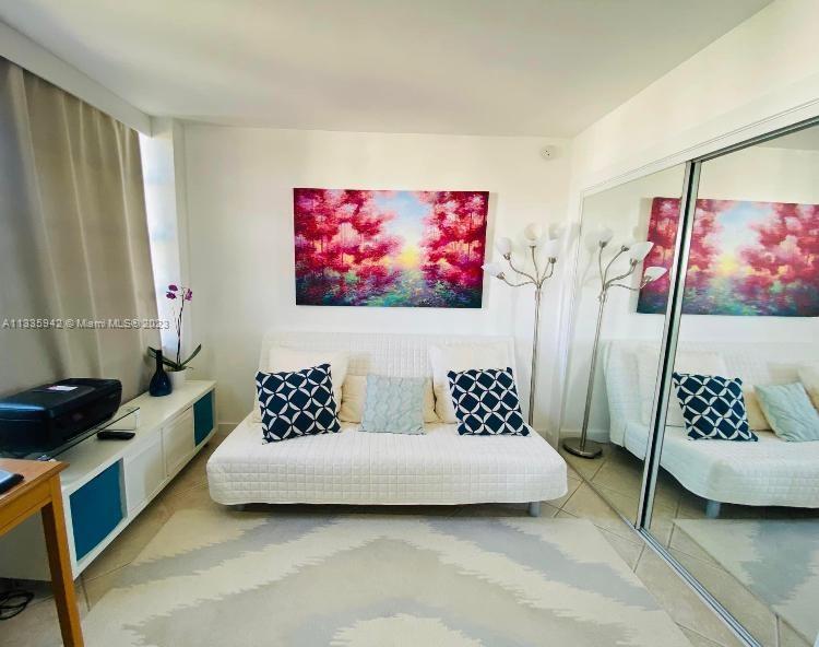 LONGWOOD TOWERS CONDO - Residential Lease