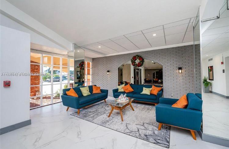 LONGWOOD TOWERS CONDO - Residential Lease