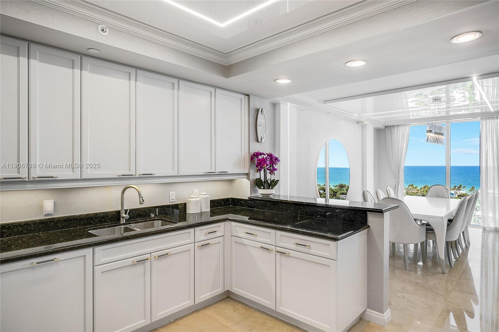 HAMPTONS SOUTH CONDO - Residential