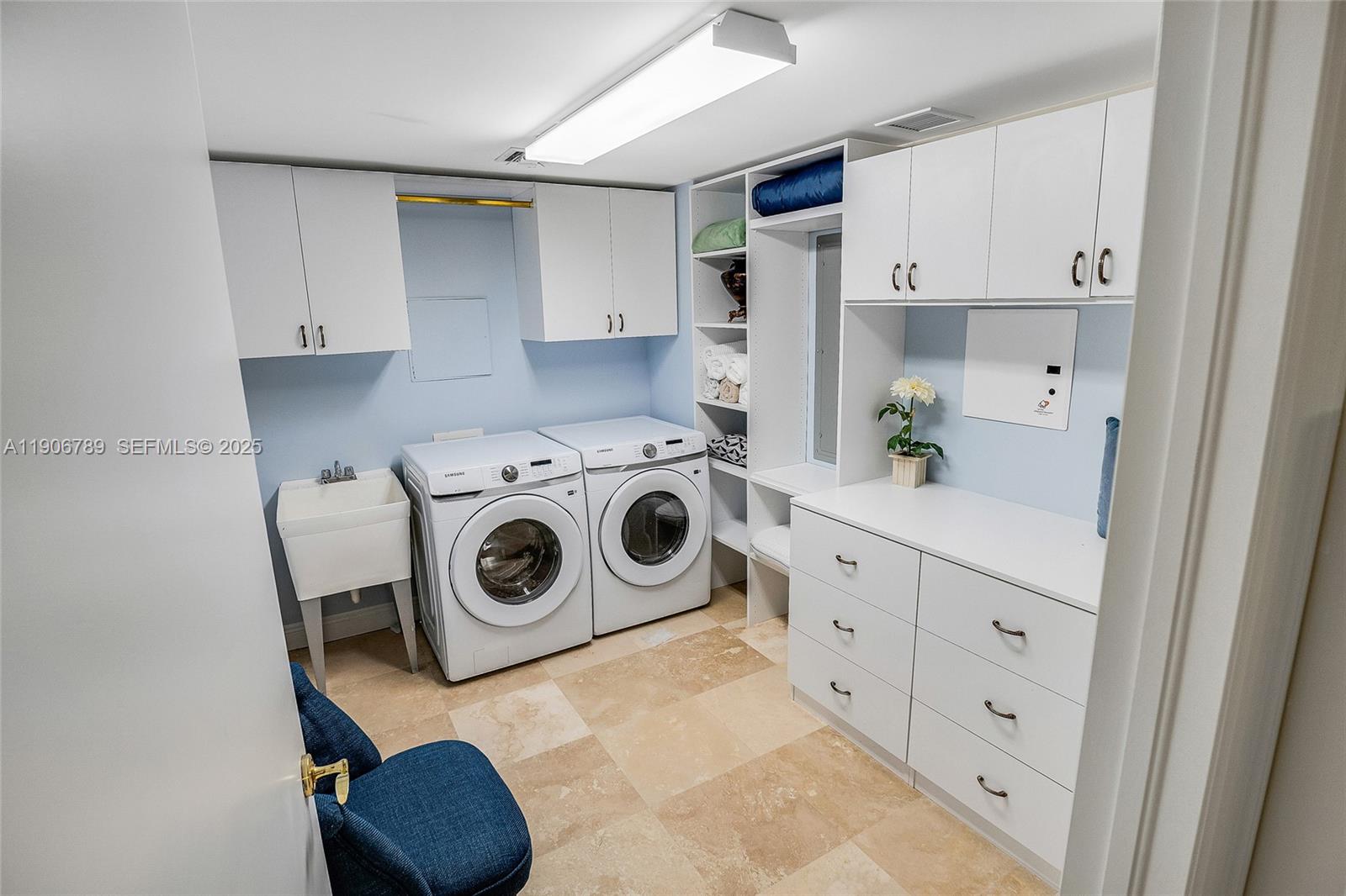 HAMPTONS SOUTH CONDO - Residential