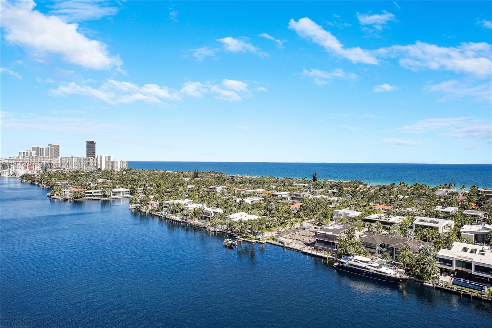 HAMPTONS SOUTH CONDO - Residential