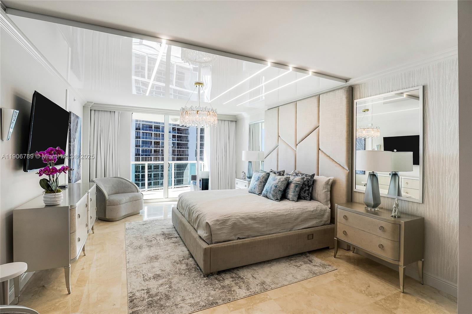 HAMPTONS SOUTH CONDO - Residential