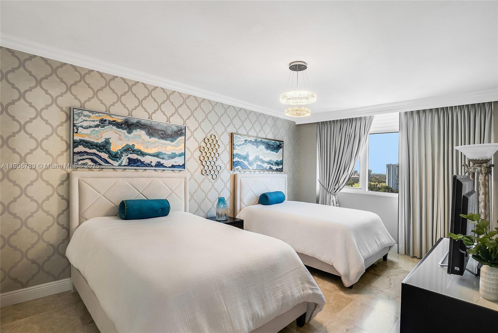 HAMPTONS SOUTH CONDO - Residential