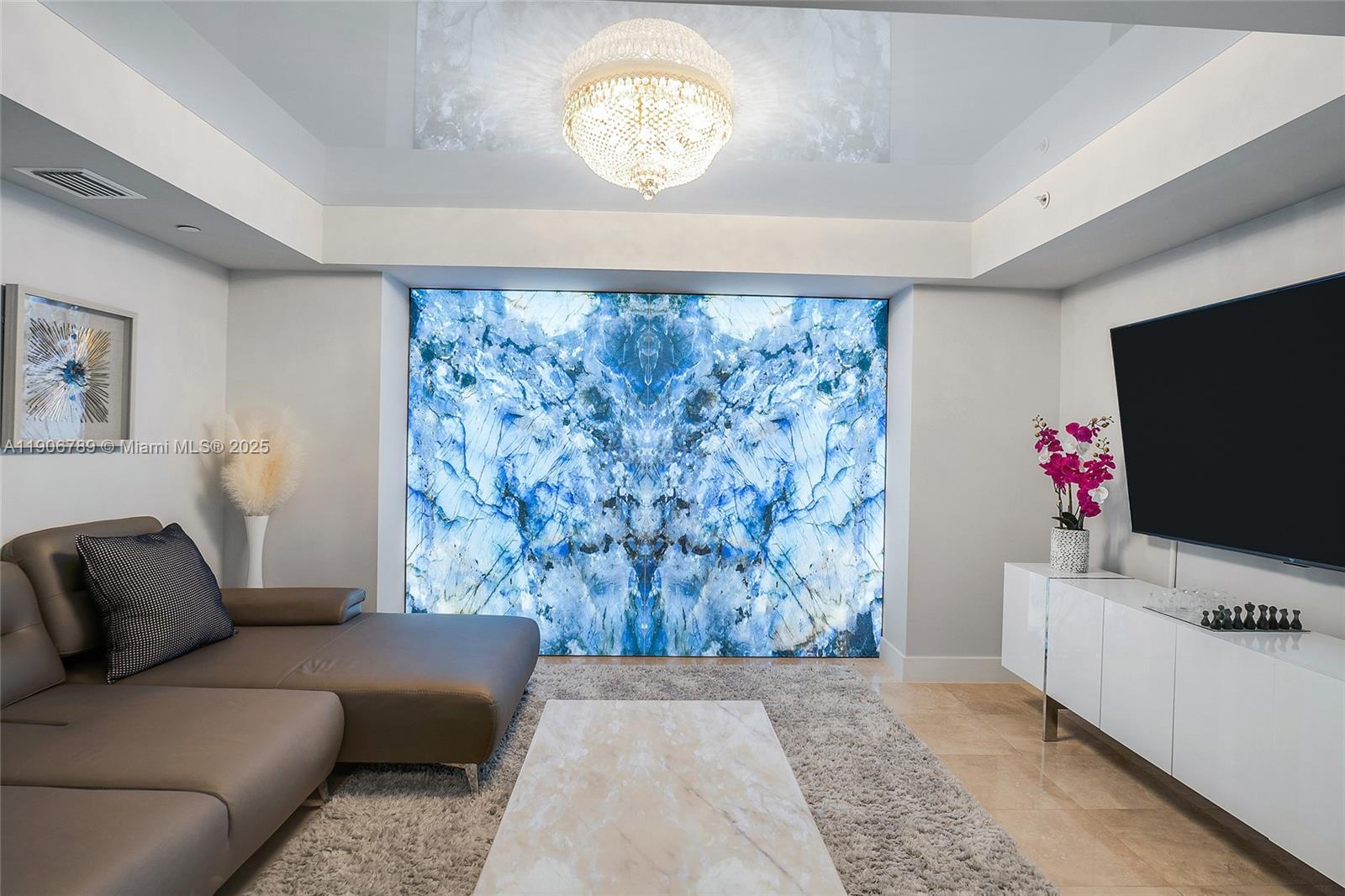 HAMPTONS SOUTH CONDO - Residential