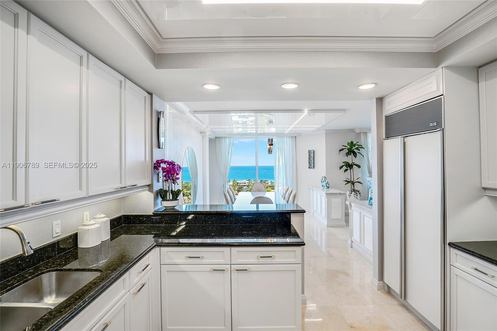 HAMPTONS SOUTH CONDO - Residential