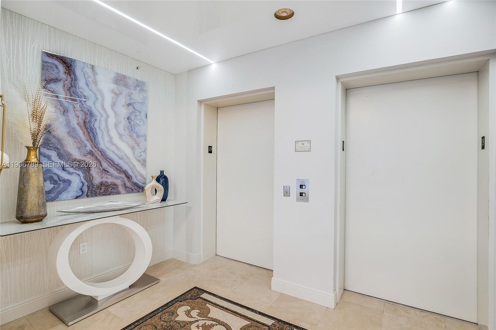 HAMPTONS SOUTH CONDO - Residential