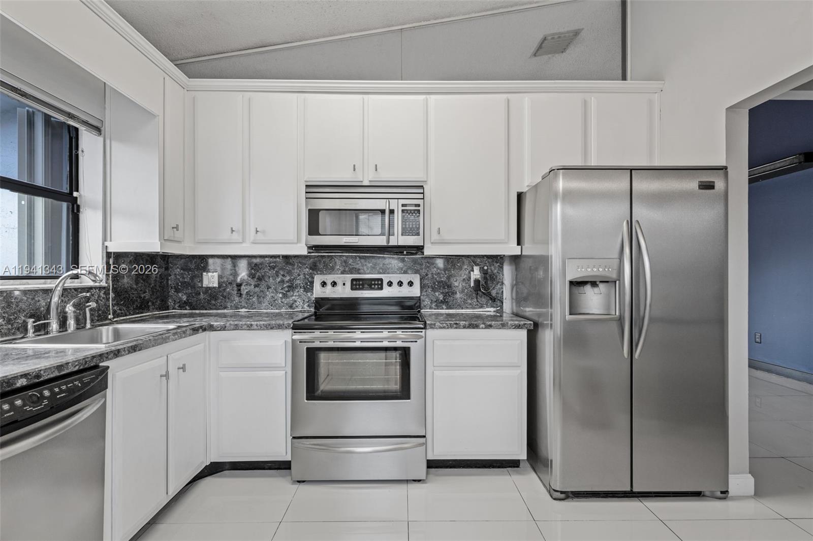 WESTWIND LAKES GARDEN - Residential