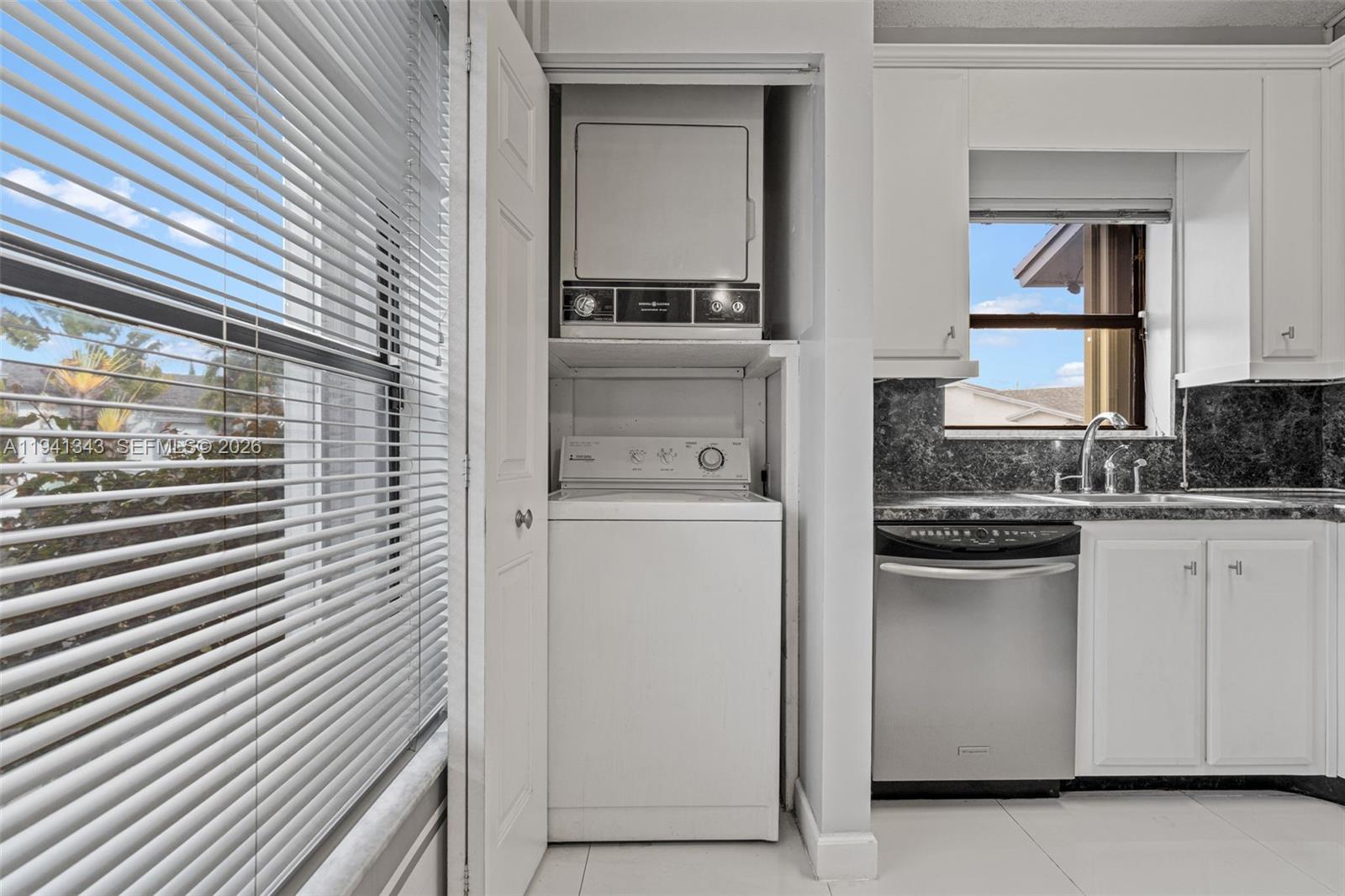 WESTWIND LAKES GARDEN - Residential