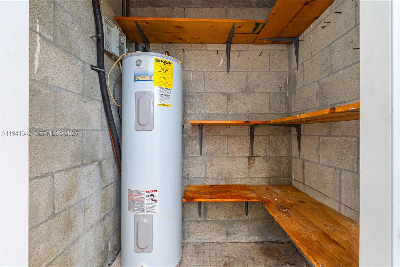 WESTWIND LAKES GARDEN - Residential