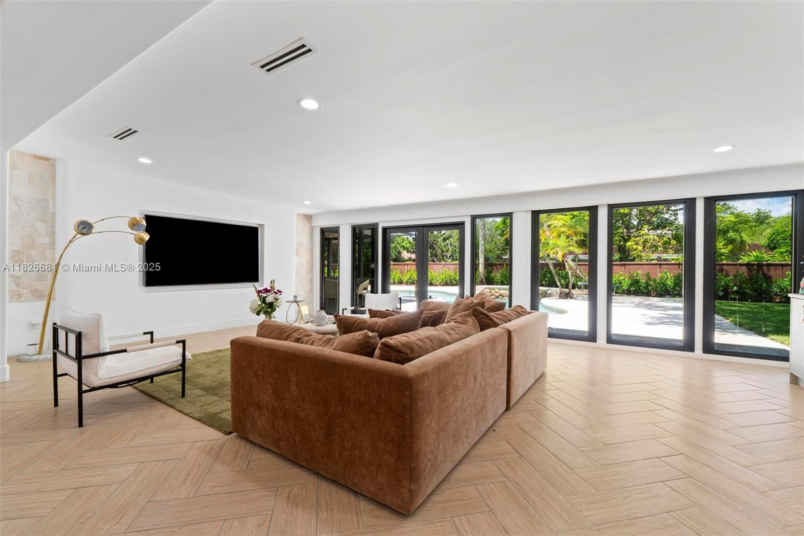 EASTGROVE EAST - Residential