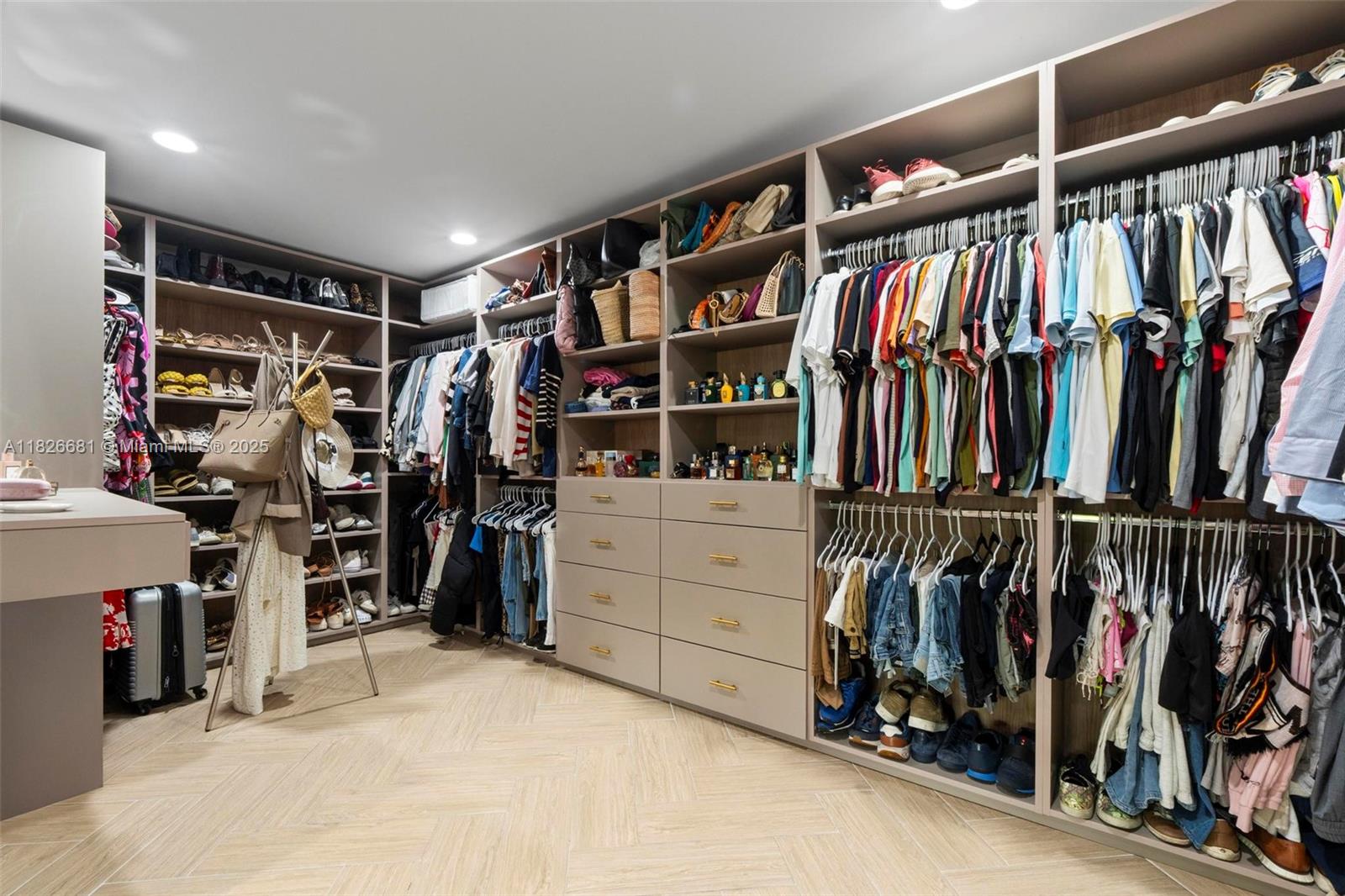 EASTGROVE EAST - Residential